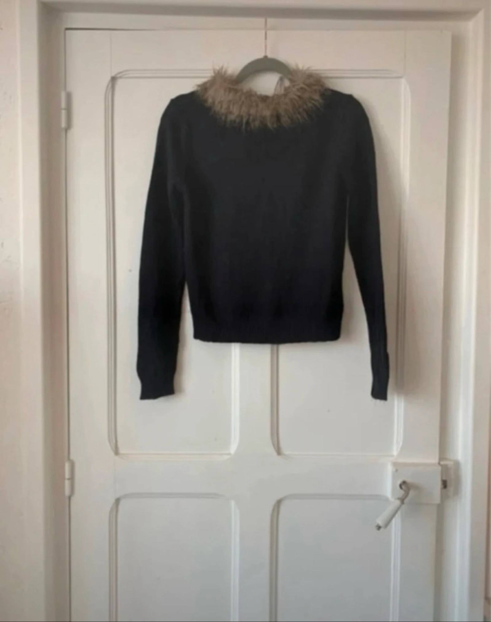 Women's black/beige leopard fur collar sweater - Size M Mim – photo 2